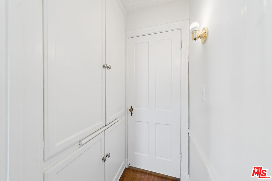 1284 S Beverly Glen Blvd