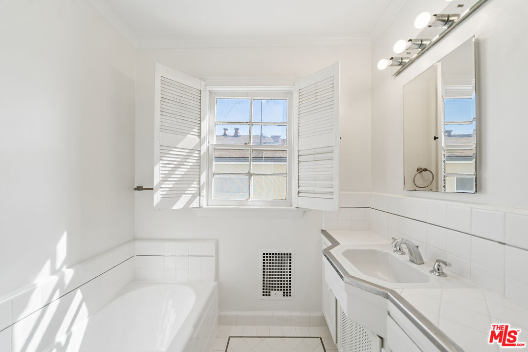 1284 S Beverly Glen Blvd