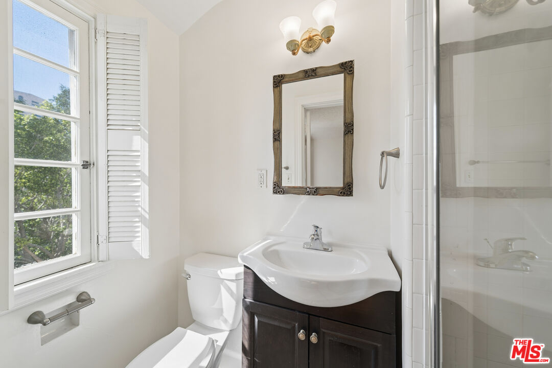 1284 S Beverly Glen Blvd