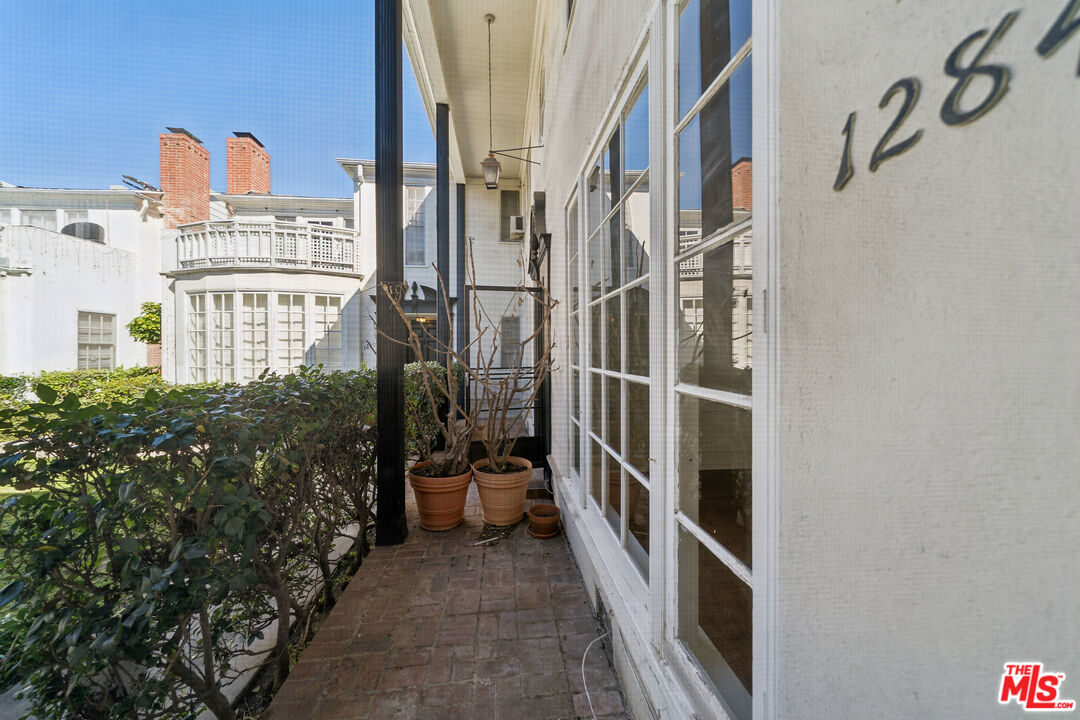 1284 S Beverly Glen Blvd