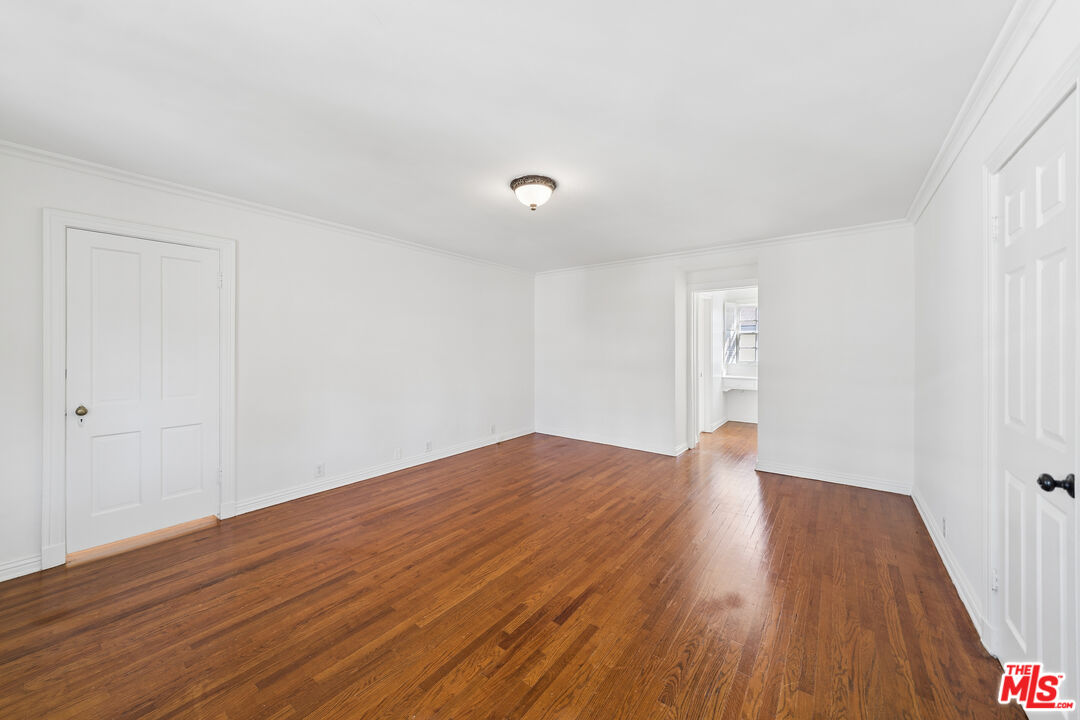 1284 S Beverly Glen Blvd