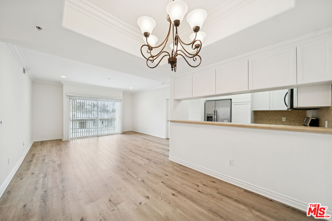 3328 Oakhurst Ave Unit: 202