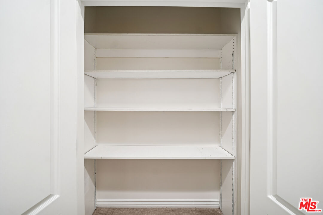 3328 Oakhurst Ave Unit: 202