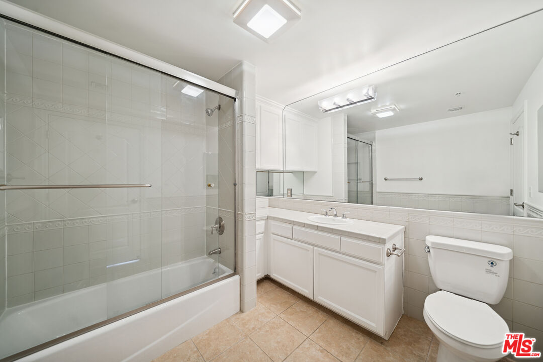 3328 Oakhurst Ave Unit: 202