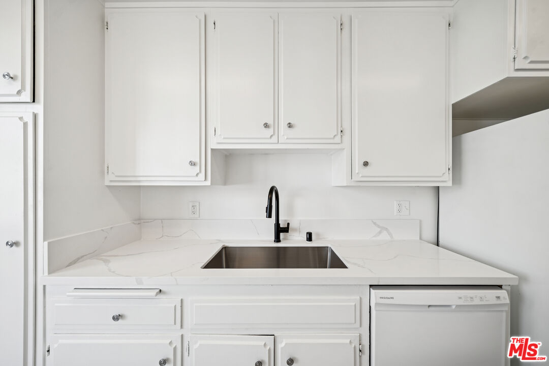 131 N Orlando Ave Unit: 201