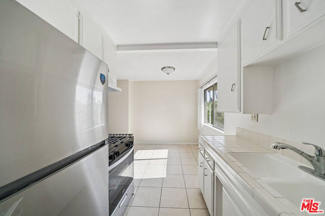 2038 S Holt Ave Unit: 16