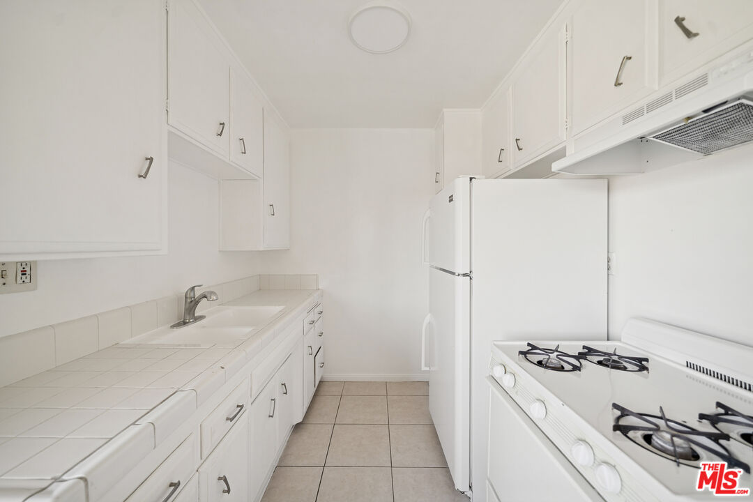 2038 S Holt Ave Unit: 16