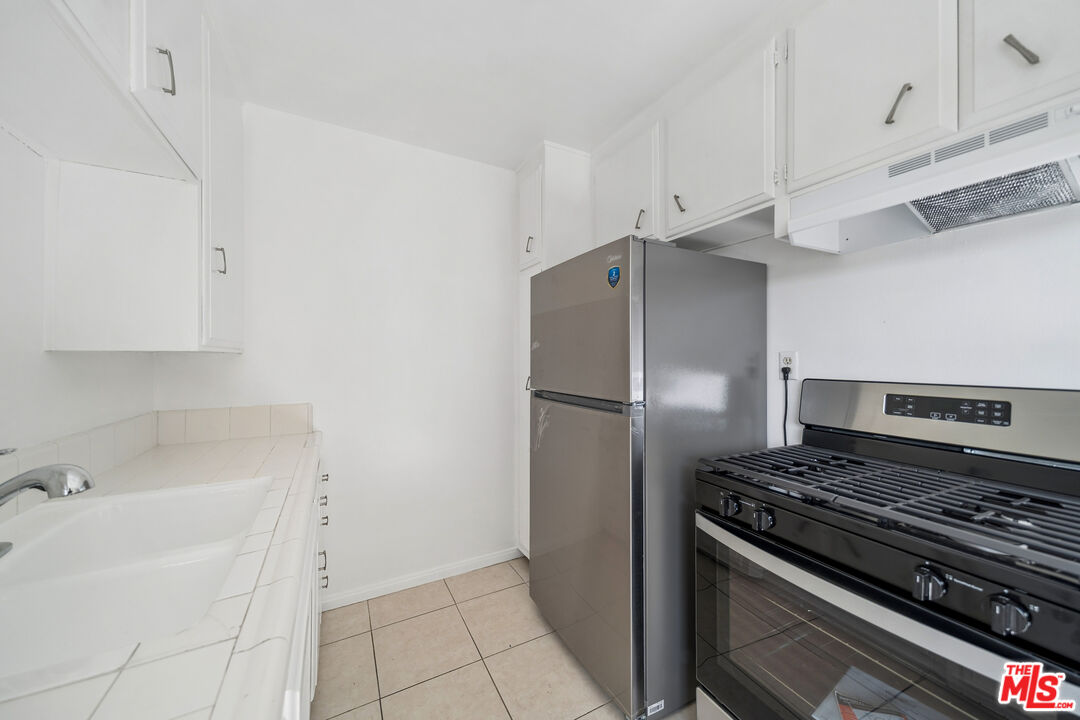 2038 S Holt Ave Unit: 16