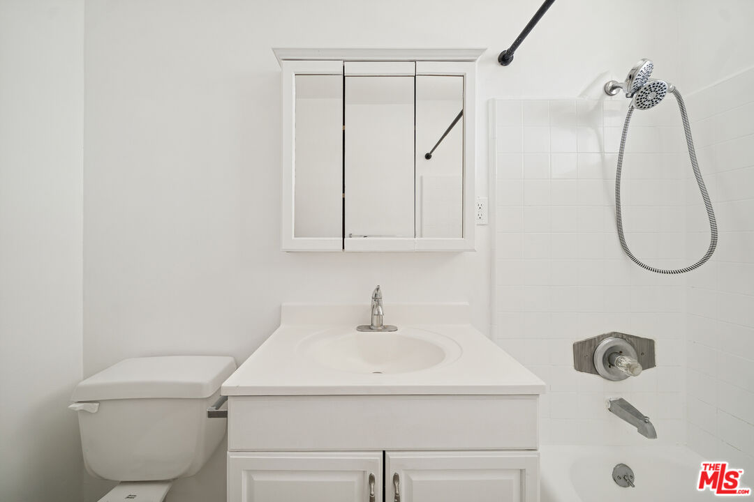 2038 S Holt Ave Unit: 16