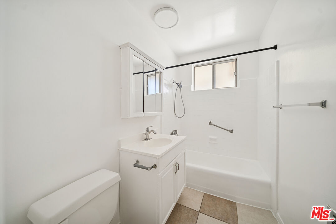 2038 S Holt Ave Unit: 16