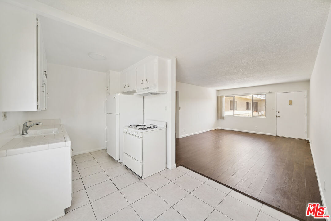 2038 S Holt Ave Unit: 16