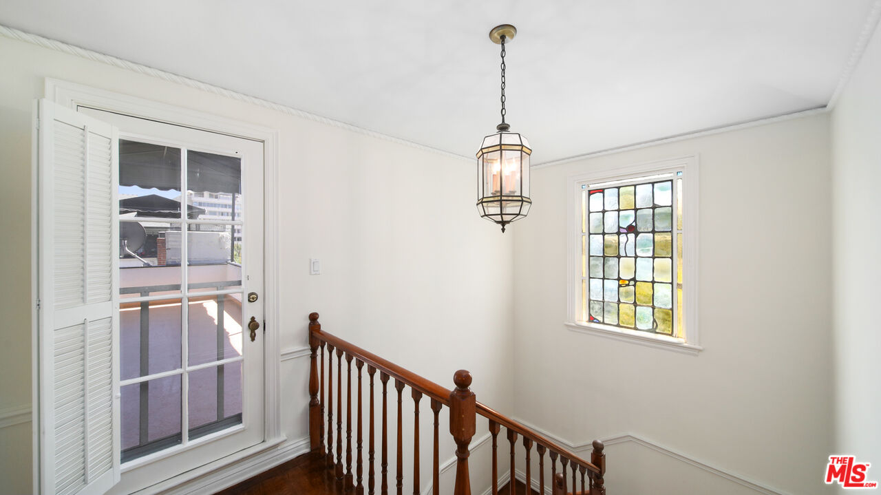 1274 S Beverly Glen Blvd