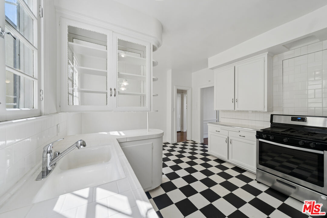 1274 S Beverly Glen Blvd