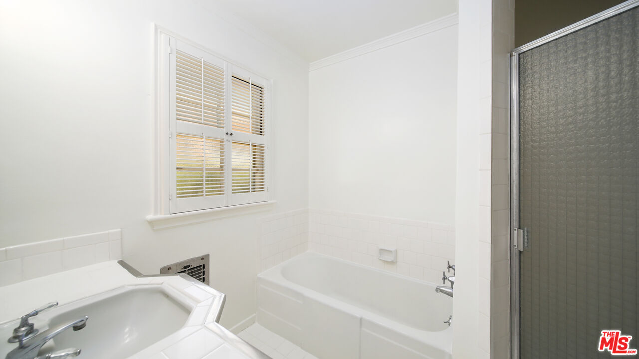 1274 S Beverly Glen Blvd