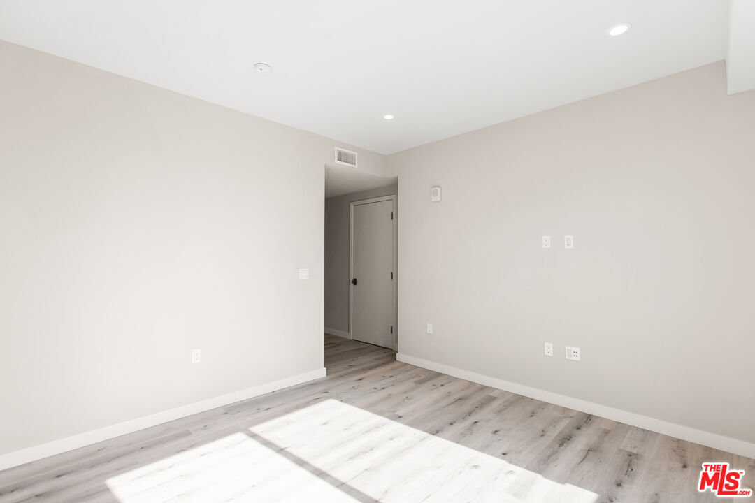 1226 S Bedford St Unit: 301