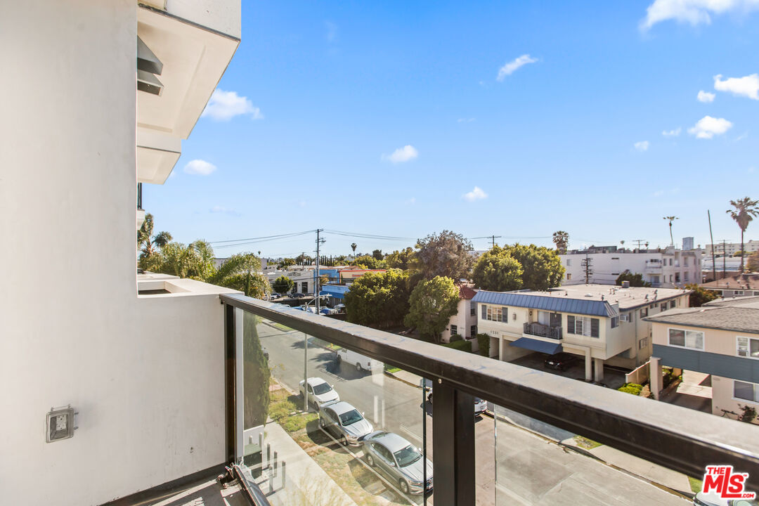 1226 S Bedford St Unit: 301