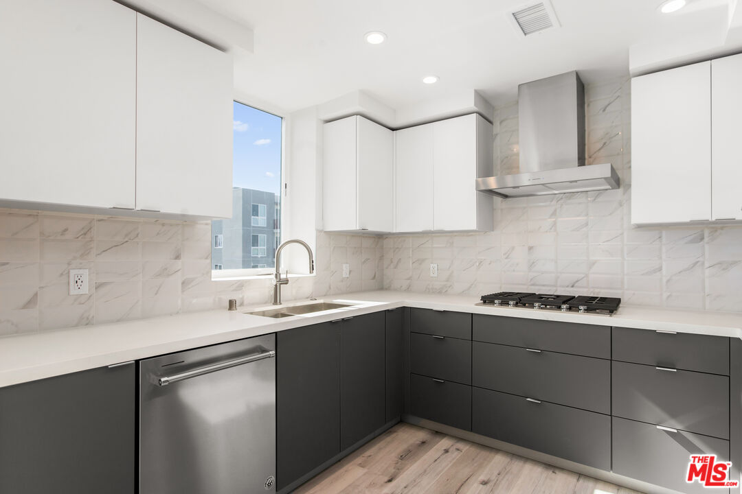 1226 S Bedford St Unit: 301