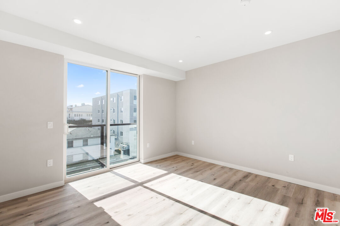 1226 S Bedford St Unit: 301