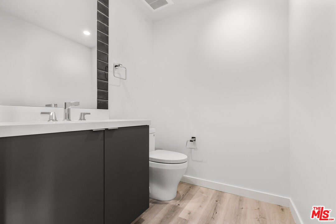 1226 S Bedford St Unit: 301