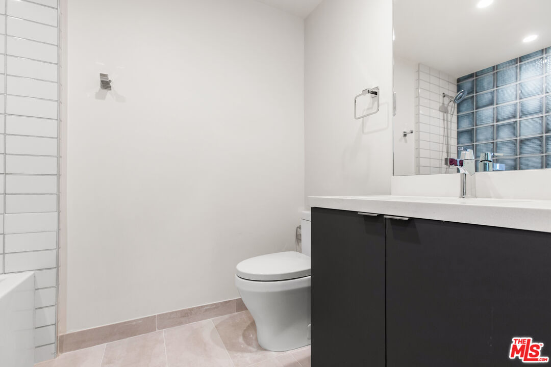 1226 S Bedford St Unit: 301