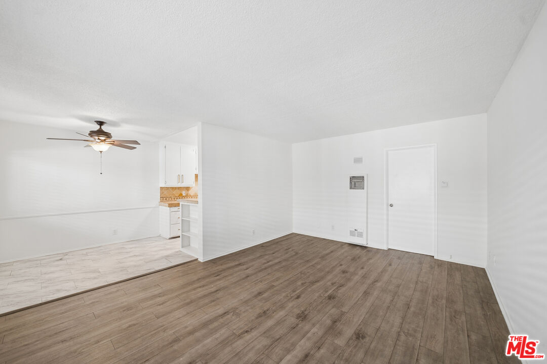 7209 Willoughby Ave Unit: 2