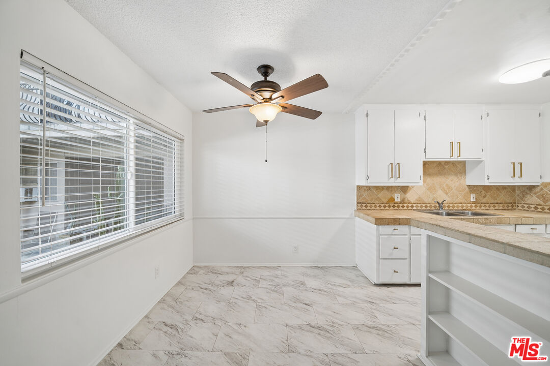 7209 Willoughby Ave Unit: 2