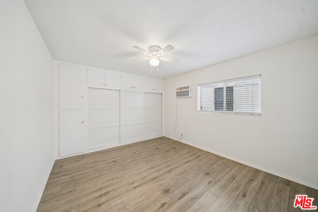 7209 Willoughby Ave Unit: 2