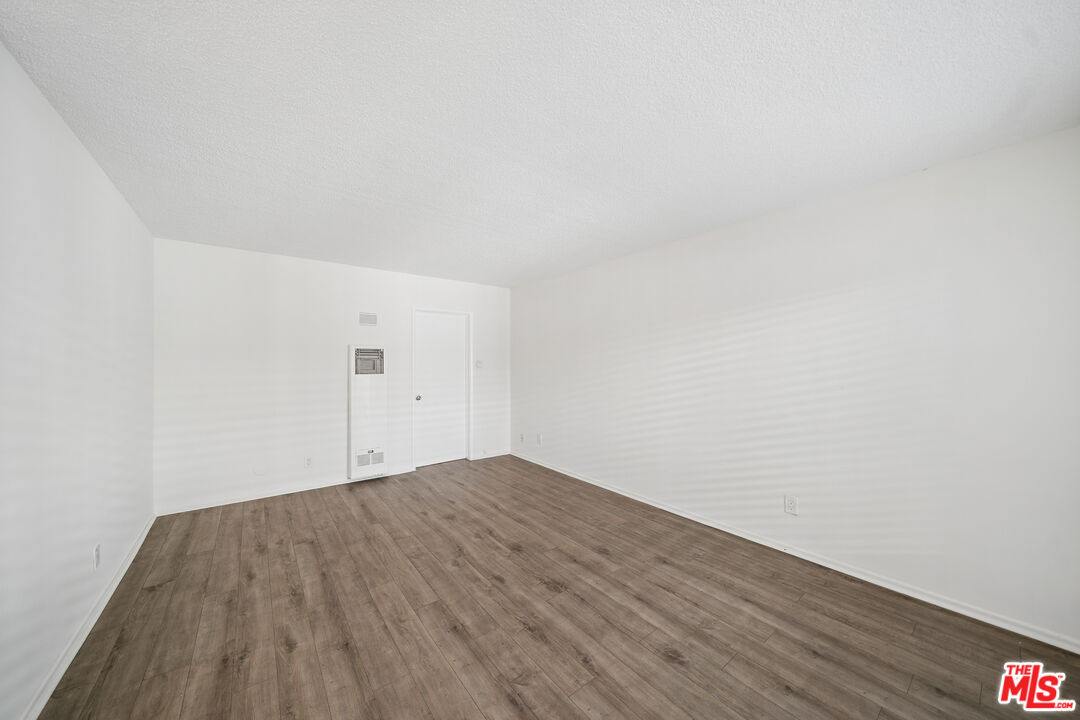 7209 Willoughby Ave Unit: 2