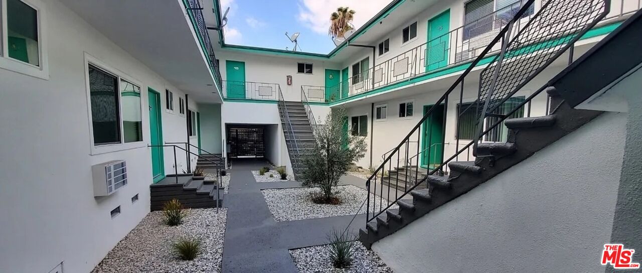 252 S New Hampshire Unit: 10