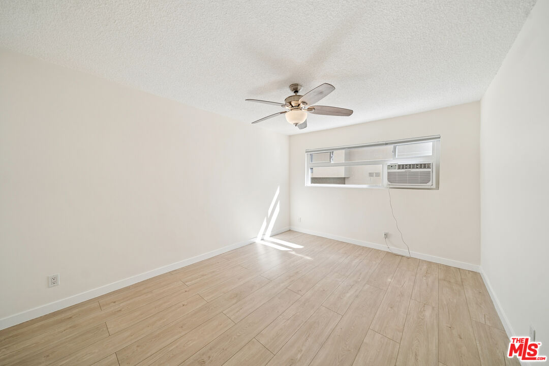 1039 N Harper Ave Unit: 3