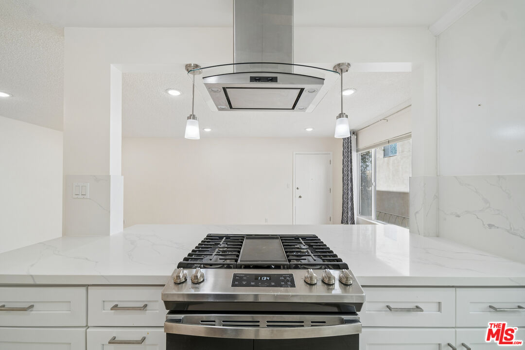 1039 N Harper Ave Unit: 3