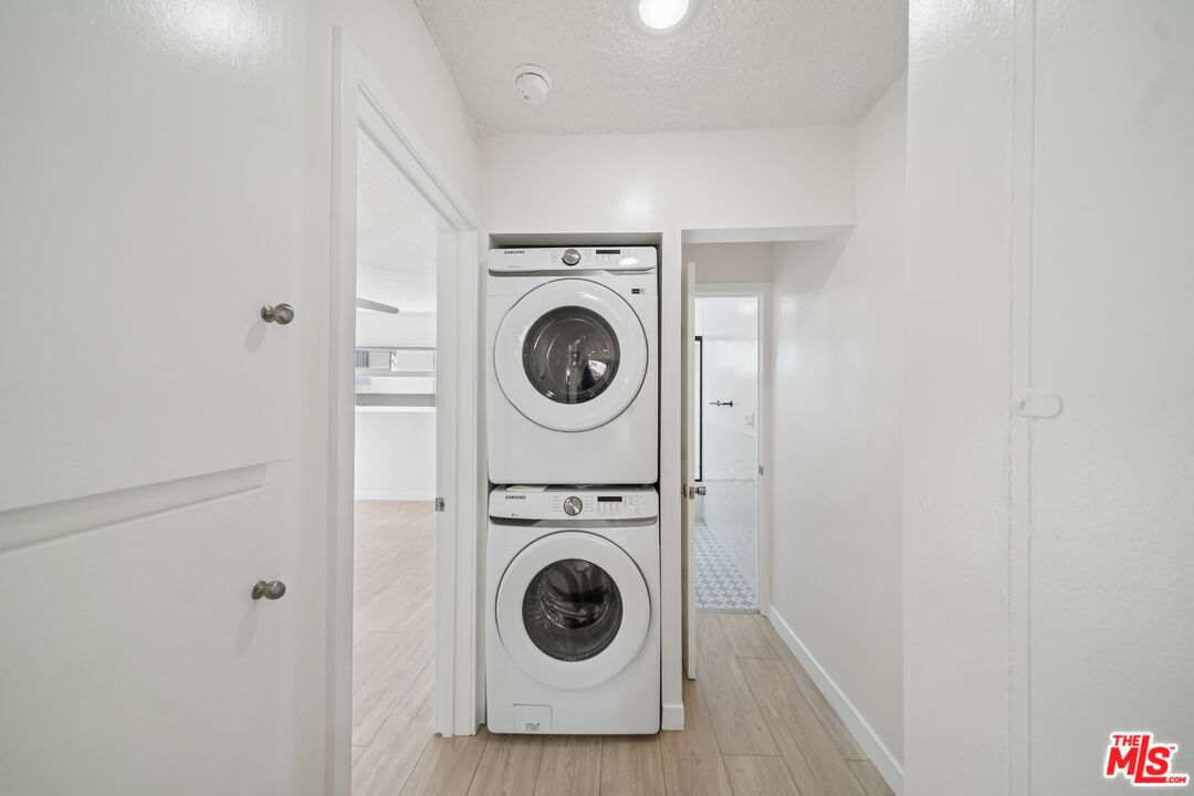 1039 N Harper Ave Unit: 3