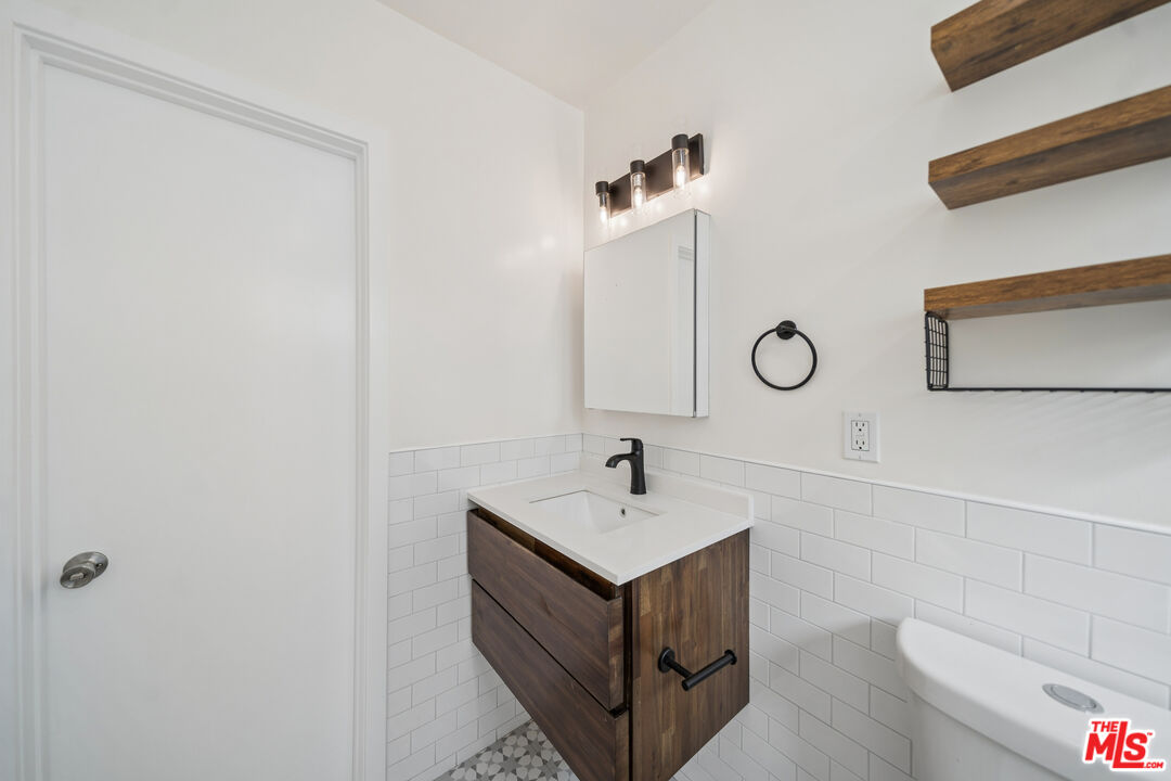 1039 N Harper Ave Unit: 3