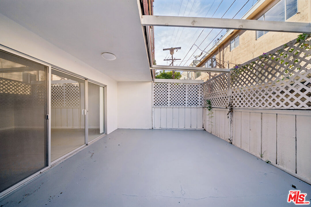 7545 W Hampton Ave Unit: 112