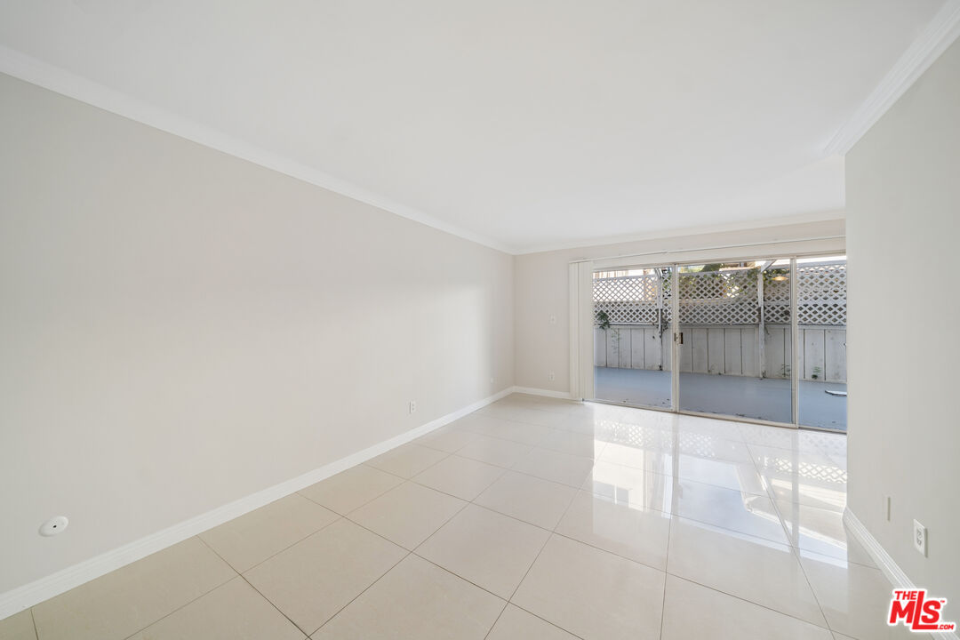7545 W Hampton Ave Unit: 112