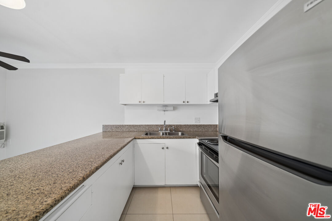 7545 W Hampton Ave Unit: 112