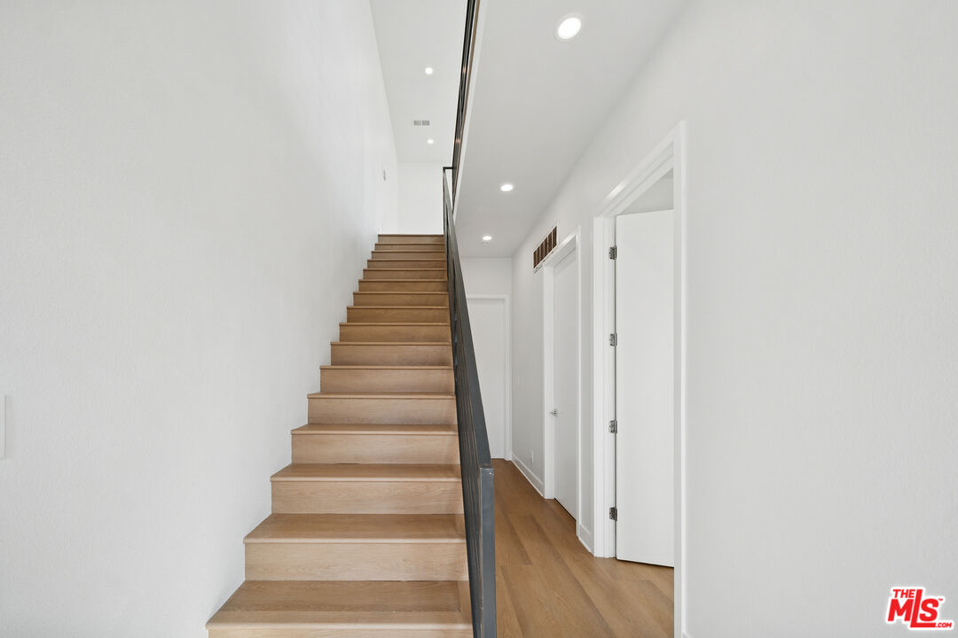 4523 St Elmo Dr Unit: 1/2