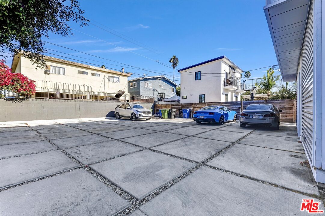 4523 St Elmo Dr Unit: 1/2