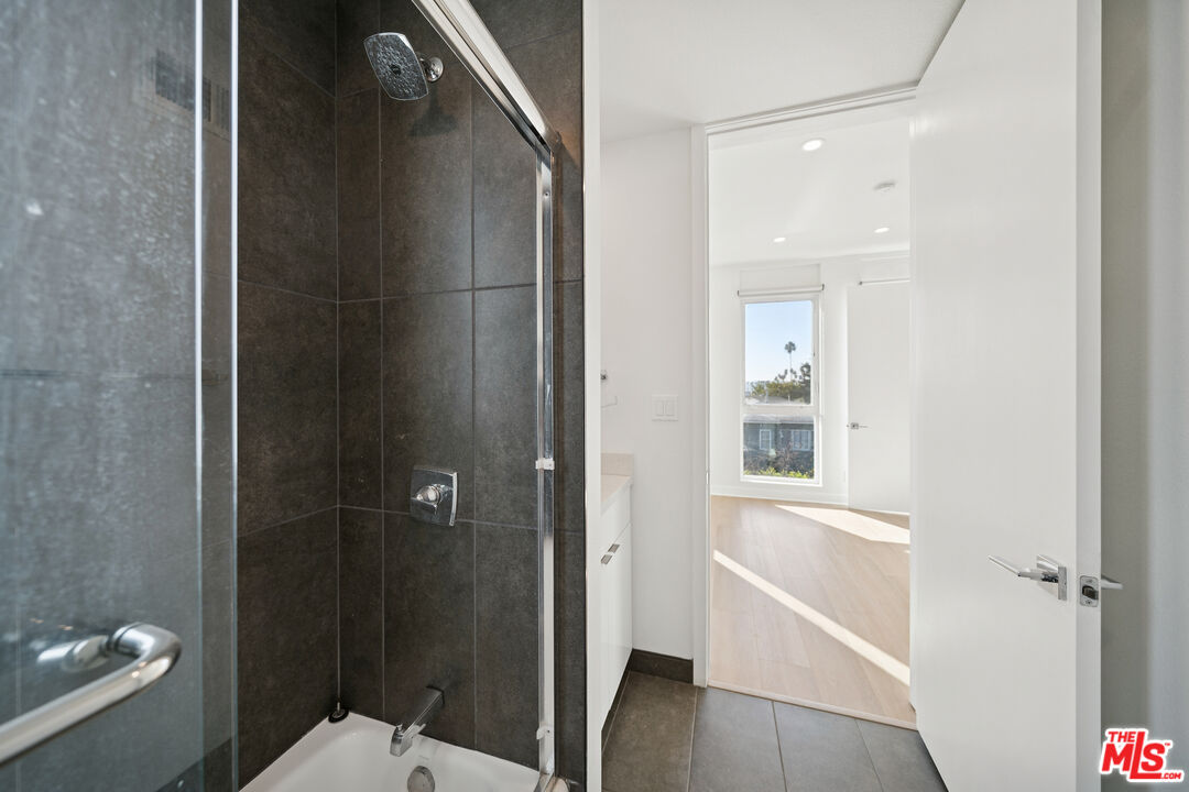 4523 St Elmo Dr Unit: 1/2