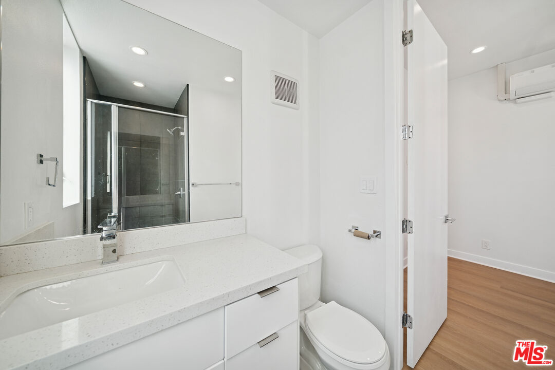 4523 St Elmo Dr Unit: 1/2