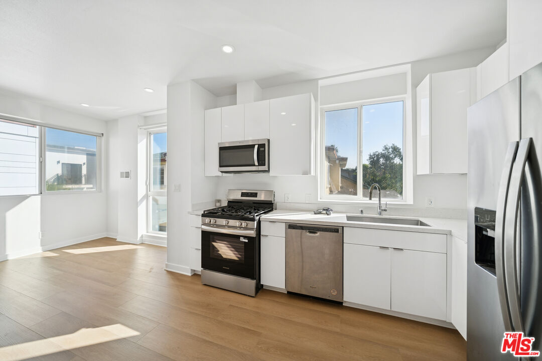 4523 St Elmo Dr Unit: 1/2