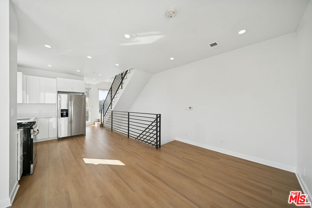 4523 St Elmo Dr Unit: 1/2