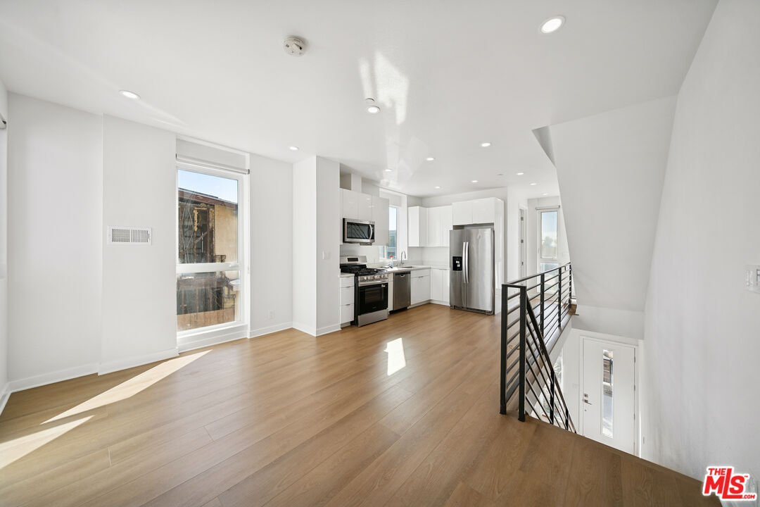 4523 St Elmo Dr Unit: 1/2