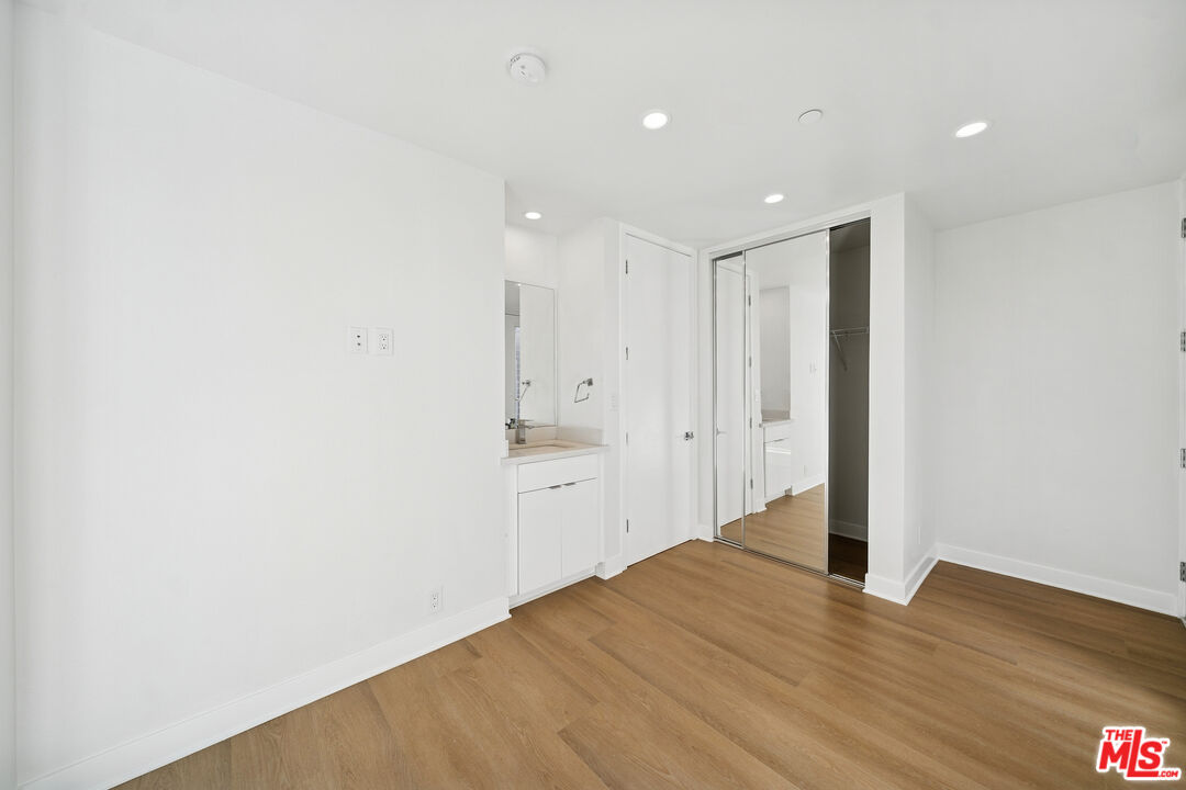 4523 St Elmo Dr Unit: 1/2