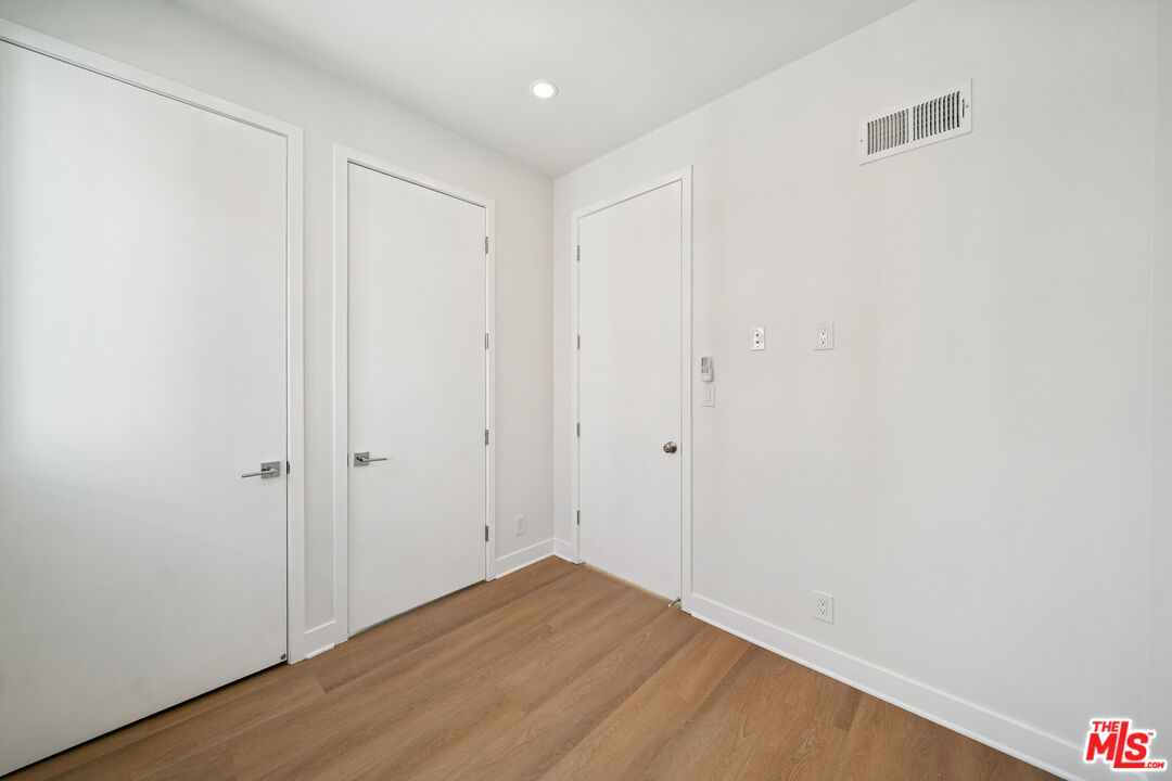 4523 St Elmo Dr Unit: 1/2