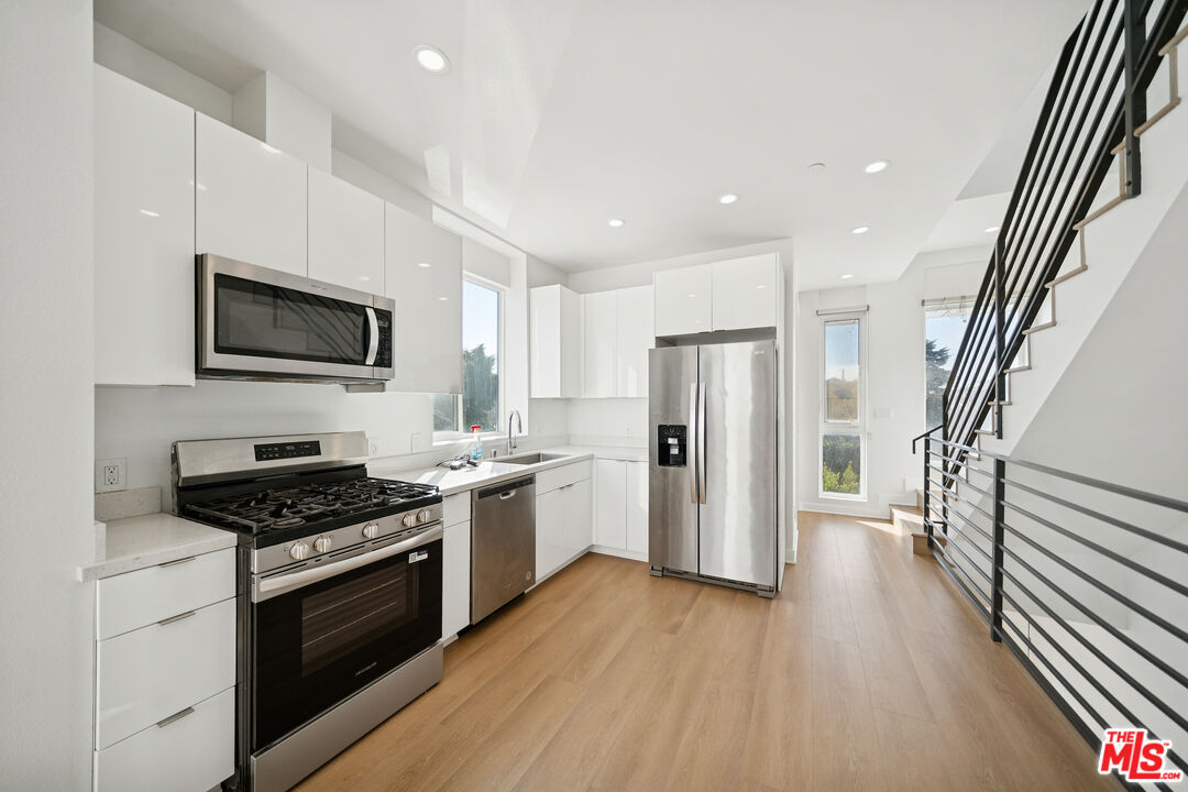 4523 St Elmo Dr Unit: 1/2