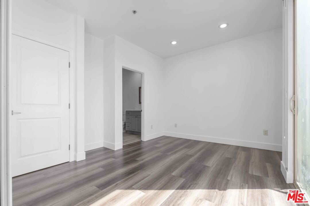 6006 Klump Ave Unit: 1