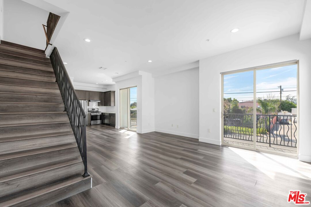 6006 Klump Ave Unit: 1