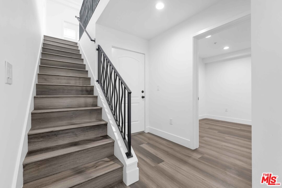 6006 Klump Ave Unit: 1