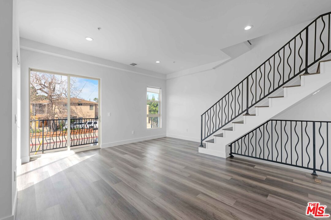 6006 Klump Ave Unit: 1